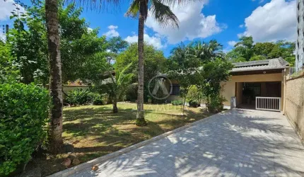 CASA VELHA CENTRAL SEMI MOBILIADA