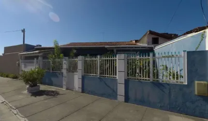 Casa para Venda em São Pedro da Aldeia, Centro, 5 dormitórios, 1 suíte, 2 banheiros, 4 vagas