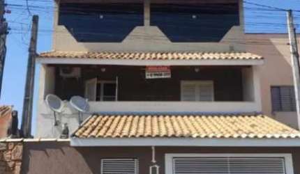 Casa em Caçapava com 232m²- 3 dormitórios, 1 suíte, 3 banheiros