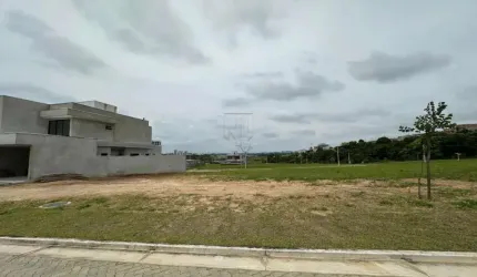LOTE EM CONDOMÍNIO FECHADO COM 330,00 METROS QUADRADOS CONDOMÍNIO TERRAS ALPHA - CONDOMÍNIO COM GRANDE CAMPO DE VALORIZAÇÃO.