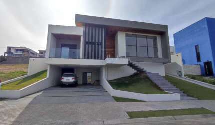 Casa em Condomínio - Urbanova - Residencial Colinas do Paratehy - 4 Dormitórios - 320m²