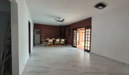 Casa - Jardim das Indústrias - 3 Dormitórios - 287m²