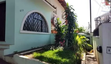 Sobrado com 3 dormitórios, 4 salas, vaga de 2 garagem no Jardim São Paulo