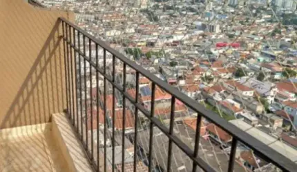 Apto com 2 dormitórios, sacada, vaga de garagem,  Vila Diva