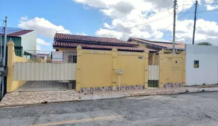 Casa com 3 quartos em Jardim Universitário - Cuiabá - MT