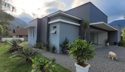Vendo Casa em ótimo acabamento no Bairro Itoupava em Schroeder