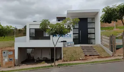 Casa Linear com 3 Suítes no Condomínio estrela Alta