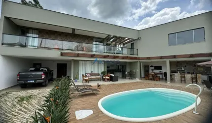 Casa 2 quartos| 2 Suítes| 1 Suite Master com Hidromassagem.