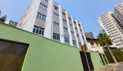 Apartamento de 02 quartos com área externa e garagem no Granbery.