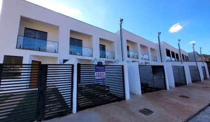 Casa duplex com 02 quartos, sendo 01 suíte, garagem e quintal, no Residencial São Luiz, bairro Grama