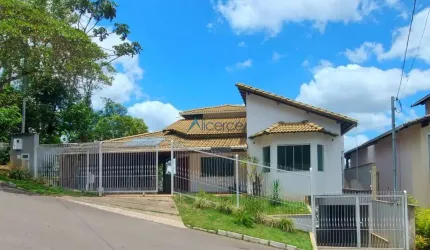 Casa linear 3 quartos, com quintal no Condomínio São Lucas