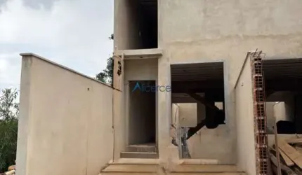 Casa em final de obra no São Pedro: Conclusão Iminente, Design Moderno com 2 Suítes e Ampla Sala Integrada
