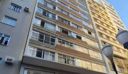 Oportunidade! 4 quartos no Centro.