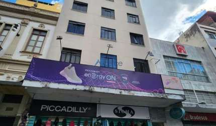 Sala comercial com 85m².  Centro