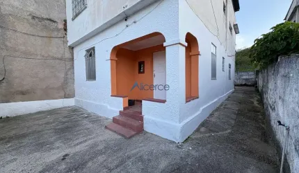 Ótima casa linear de 3 quartos próxima ao IFET