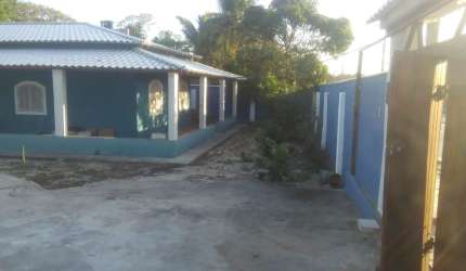 Linda casa, 3 quartos, quintal, lagoa e praia