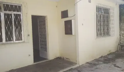 Casa 138.000,  2 quartos , frente de rua
