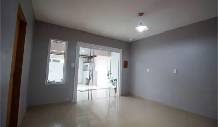 Casa térrea com 4 quartos à venda em Nova Mairinque - SP