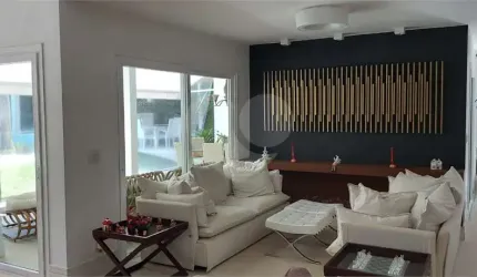 Casa com 4 quartos à venda em Alphaville - SP