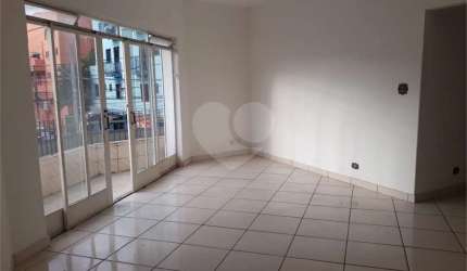 Casa com 2 quartos para locação em Centro - SP