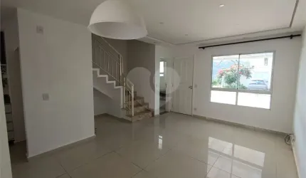 Condomínio com 3 quartos à venda em Taboão - SP