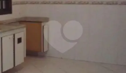Sobrado com 3 quartos à venda em Jardim Wanda - SP