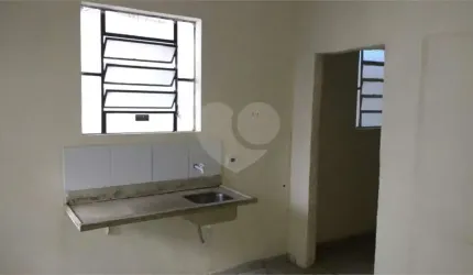 Sobrado com 4 quartos à venda em Parque Assunção - SP