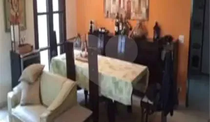 Casa com 6 quartos à venda em Condomínio Iolanda - SP