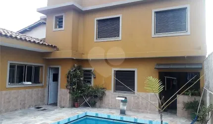 Casa com 6 quartos à venda em Jardim Maria Rosa - SP