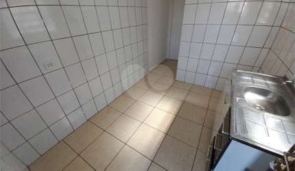 Condomínio com 1 quartos para locação em Jardim Pazini - SP