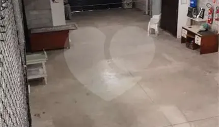 Galpão à venda em Jardim Três Marias - SP