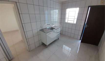 Casa de vila com 1 quartos para locação em Jardim Pazini - SP