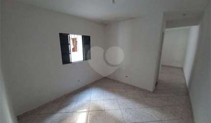 Casa de vila com 1 quartos para locação em Jardim Mitsutani - SP