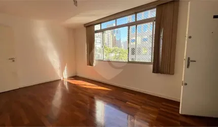 Apartamento com 3 quartos para locação em Moema - SP