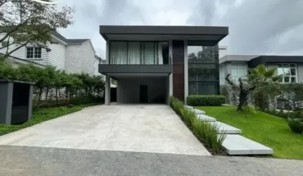 Casa no condomínio Haras Rio do Ouro em Balneário Camboriú