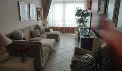 Apartamento mobiliado para aluguel Anual na Avenida Atlântica em Balneário camboriú