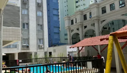 Apartamento para locação na quadra mar de Balneário Camboriú
