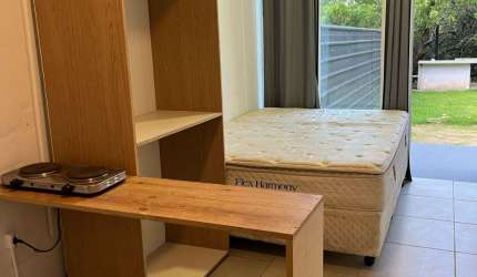 Kitnet para locação anual em Balneário Camboriú no Jardim Iate clube