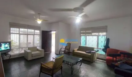 Casa à venda na Praia do Pernambuco, 3 Suítes, 1 Vaga.