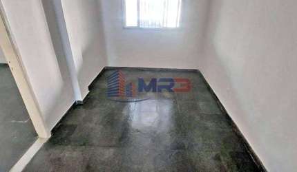Apartamento com 1 quarto para alugar na Rua André Rocha, 55, Taquara, Rio de Janeiro, 60 m2 por R$ 800