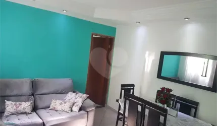 Casa tipo Sobrado com 02 dormitórios e 01 suíte para venda na Saúde. Edícula completa.