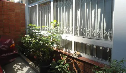 CASA COM 197M² PARA VENDA OU LOCAÇÃO, 03 DORMITÓRIOS, 03 SUÍTES, 02 VAGAS NA VILA MASCOTE
