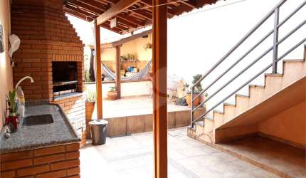 Casa tipo Sobrado com 03 dormitórios e 01 suíte 02 Vagas no Jabaquara - Venda.