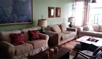 Casa tipo Sobrado 5 dormitórios 1 suíte na Vila Mariana para Venda.