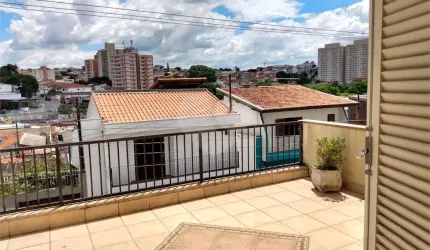 Casa à venda com 3 dormitórios 1 suíte Piscina e 2 vagas na Vila Santa Catarina