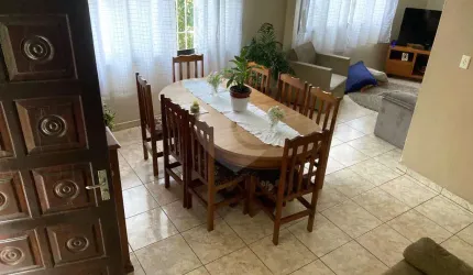 CASA ASSOBRADADA COM 4 DORMITORIOS SENDO 1 SUITE 4 VAGAS