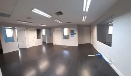 CONJUNTO COMERCIAL 300 M² COM 07 SALAS - 12 BANHEIROS - 07 VAGAS NA SAÚDE - LOCAÇÃO