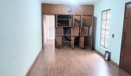 Sobrado abaixo da avliação, residencial com 3 dormitórios sendo 1 suite 5 banheiros