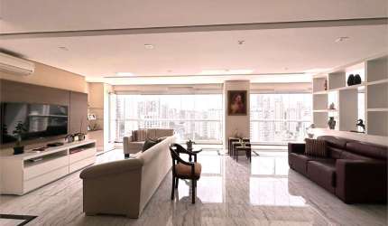 Apartamento 161m2  03 Dorm 03 Suítes 03 Vagas bem iluminado com vista para o skyline da Vila Romana