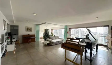 Apartamento 2 suítes 4 vagas na garagem 161 m2 de área útil  no bairro Vila Romana Venda